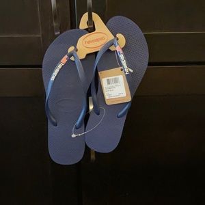 New Havaianas flip flops size 9/10